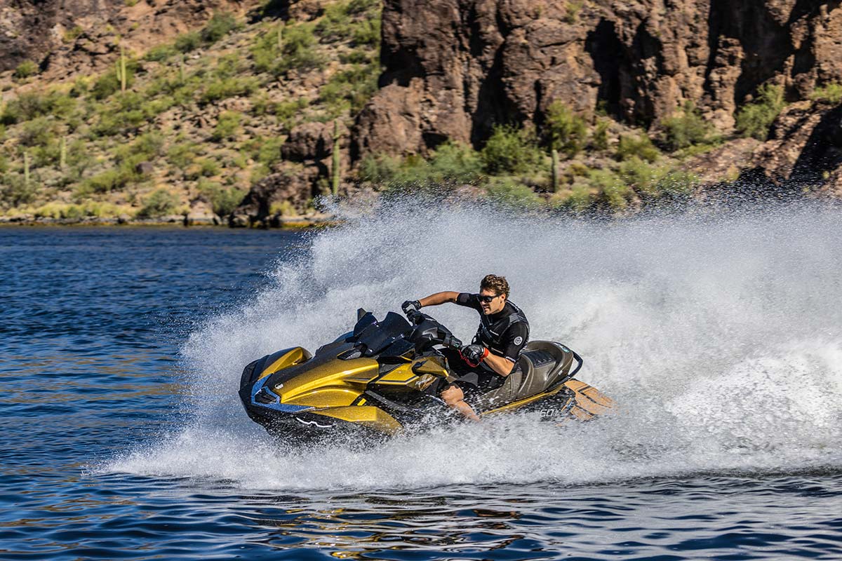 2024 JET SKI ULTRA 160LX