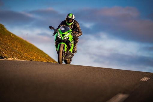 2025 NINJA ZX-6R
