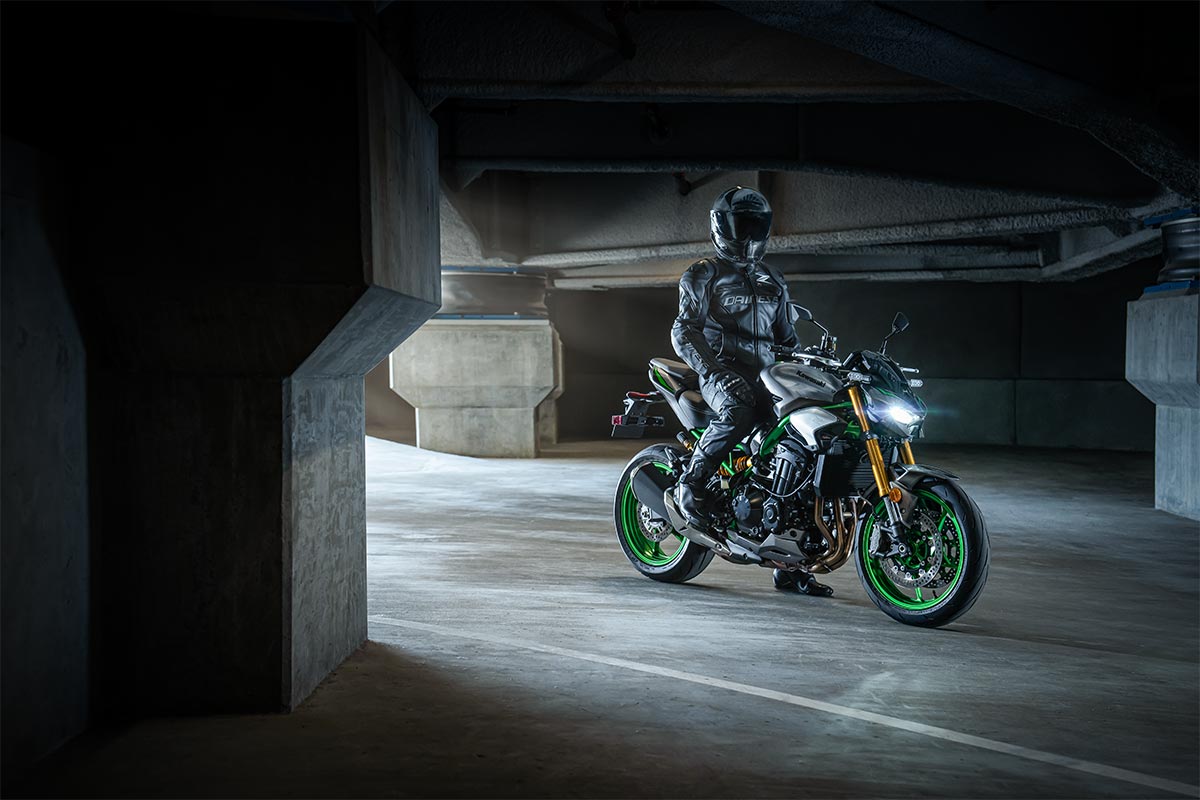 2025 Z900 SE